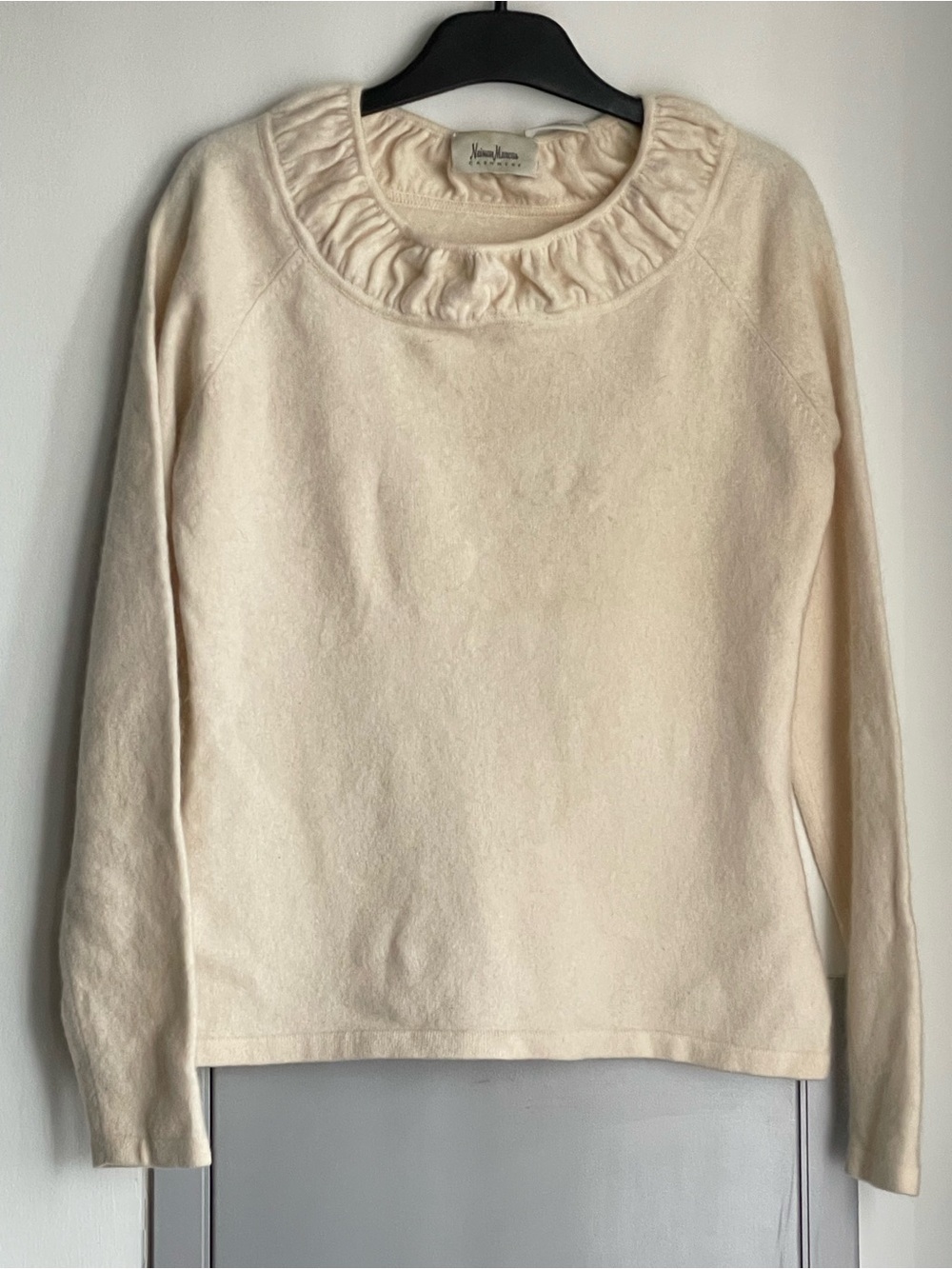 NEIMAN MARCUS 100% Cashmere Ruffled Crewneck Sweater - Cream